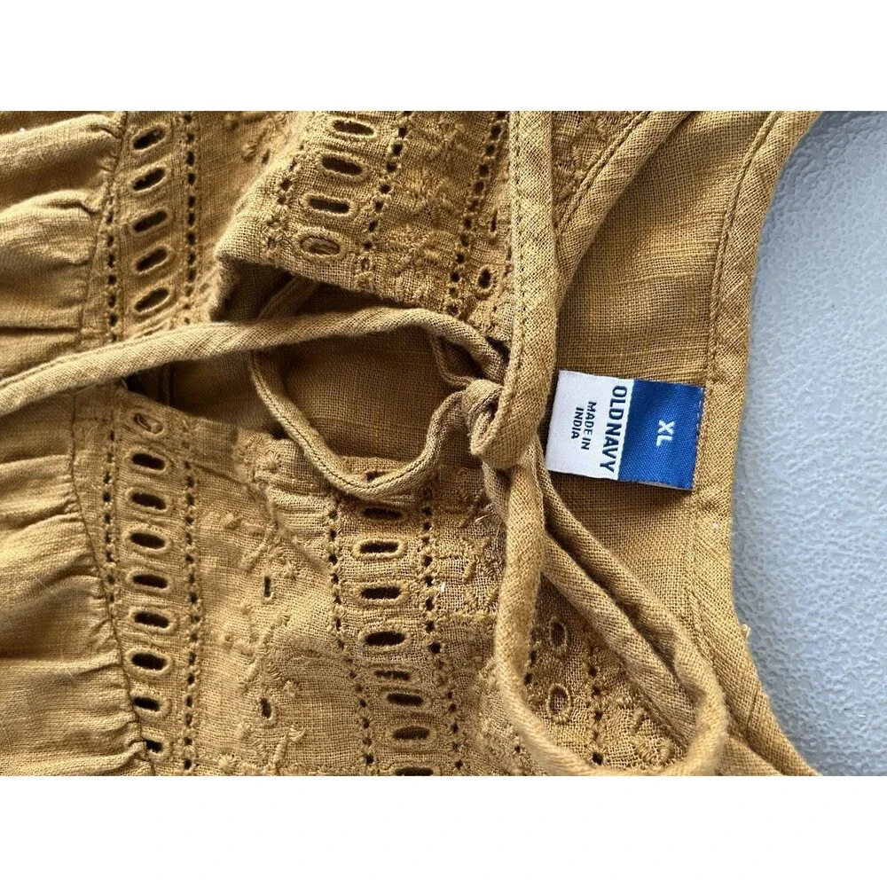 Old Navy Eyelet Lace Tie Neck Womens Top XL Honey Gold Brown Cotton Tiered Boho